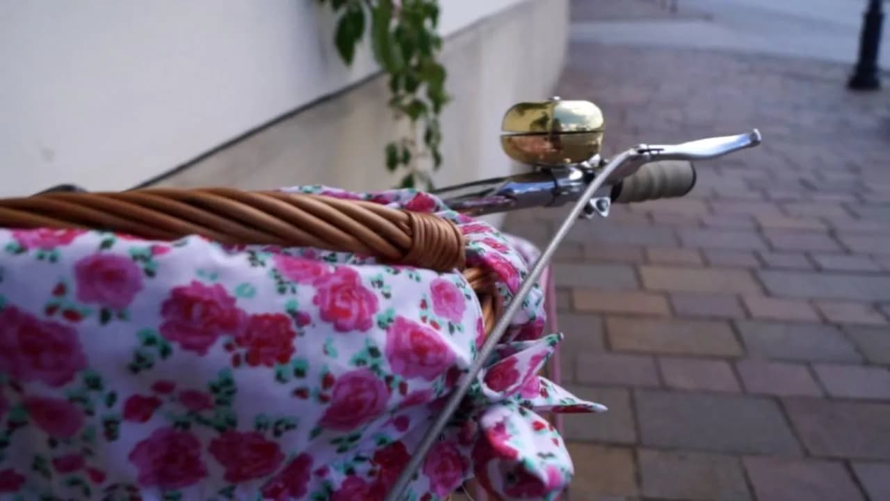 Jak uszyć wyściółkę do koszyka wiklinowego - proste kroki i porady