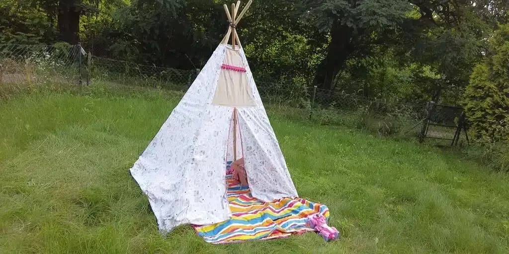 Jak uszyć tipi: łatwe kroki do stworzenia idealnego namiotu dla dzieci