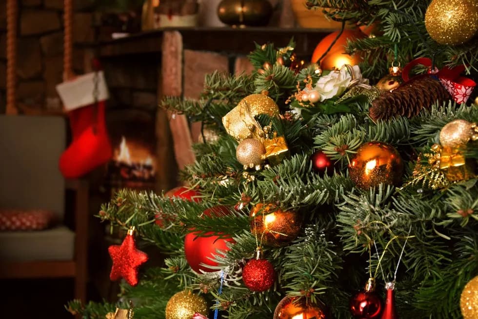 Znaczenie ozdób choinkowych – odkryj ich ukrytą symbolikę i tradycje